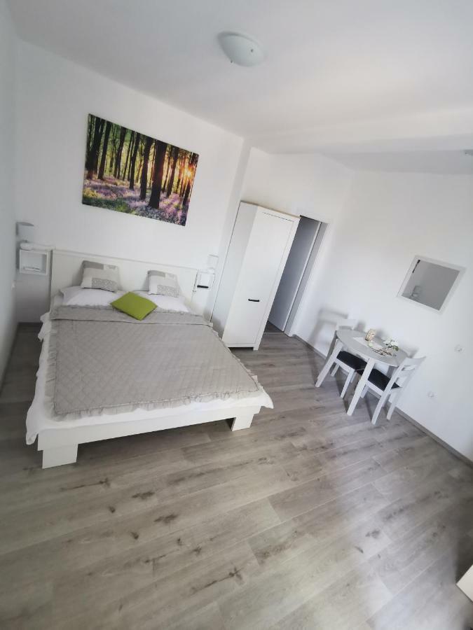 Apartmani Mila スタリグラード エクステリア 写真